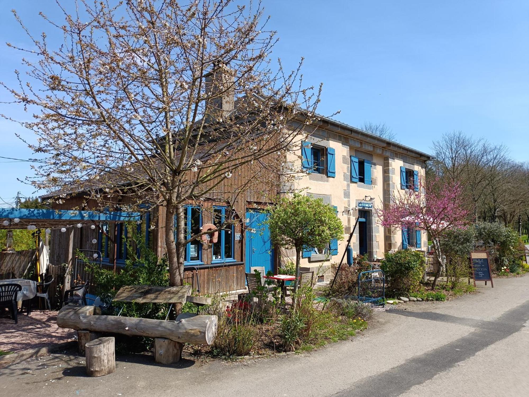 Ille Flottante, Maison Eclusiere Et Hebergements Insolites Sur Le Canal Hede-Bazouges Exterior foto