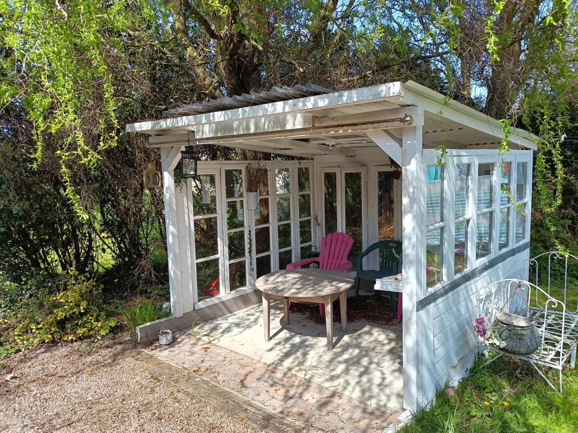 Ille Flottante, Maison Eclusiere Et Hebergements Insolites Sur Le Canal Hede-Bazouges Exterior foto