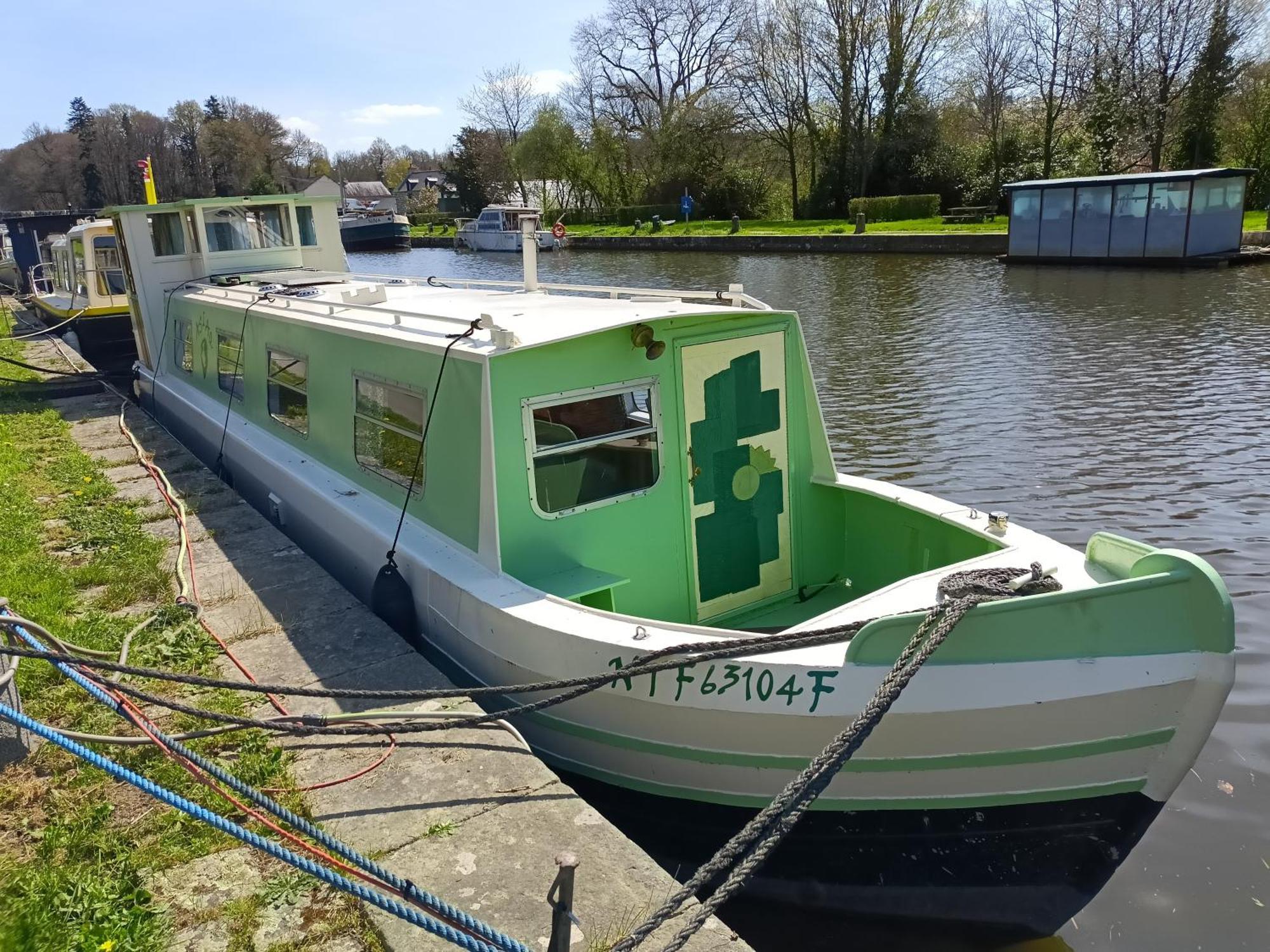 Ille Flottante, Maison Eclusiere Et Hebergements Insolites Sur Le Canal Hede-Bazouges Exterior foto